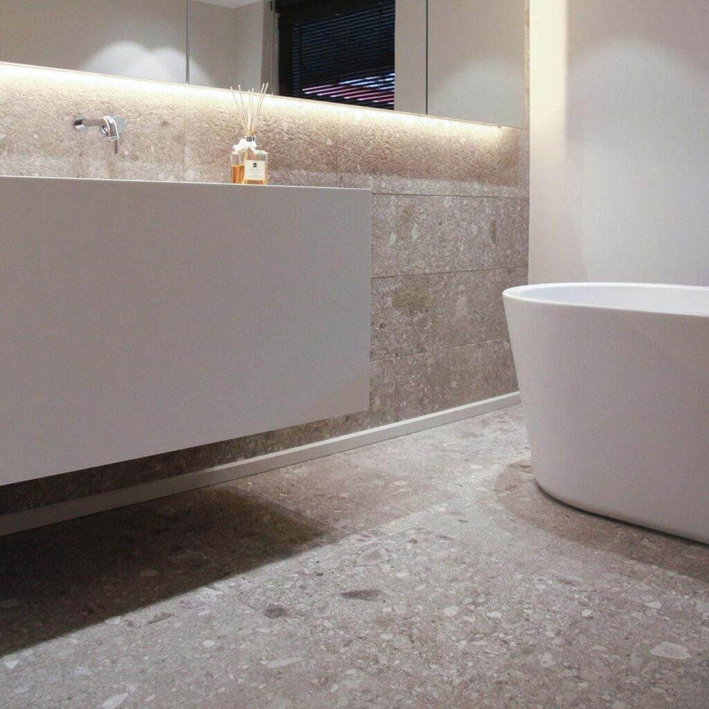 article-consumer-bathroomflooring-feature-1200-1200